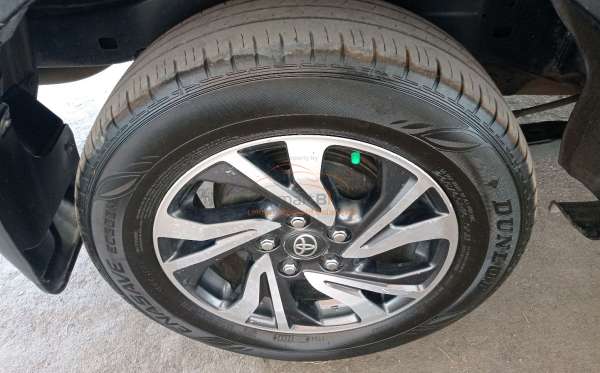 TOYOTA  INNOVA  2.4 G
