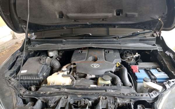 TOYOTA  INNOVA  2.4 G
