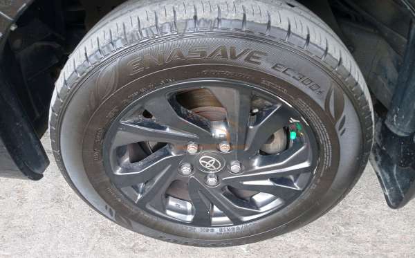 TOYOTA  INNOVA  2.4 G