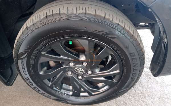 TOYOTA  INNOVA  2.4 G