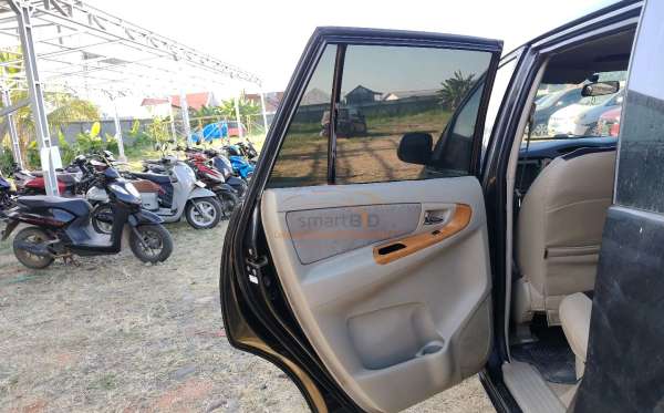 TOYOTA  INNOVA  V