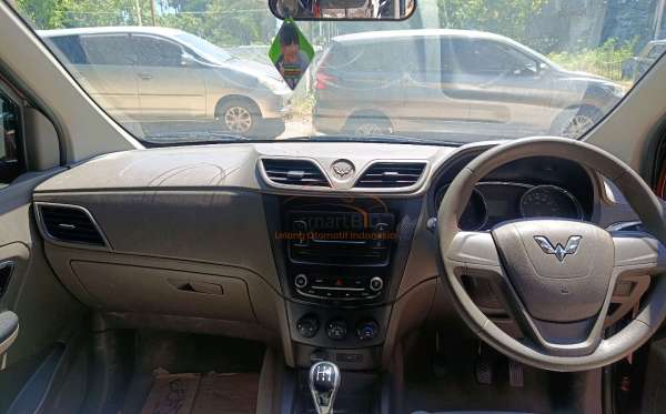 WULING FORMO MB 8F