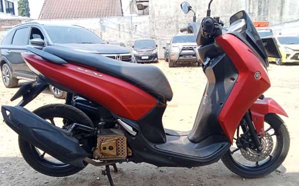YAMAHA LEXI