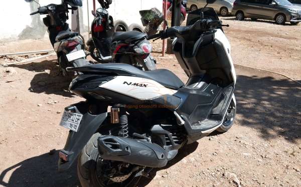YAMAHA NMAX