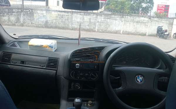 BMW 318i M/T