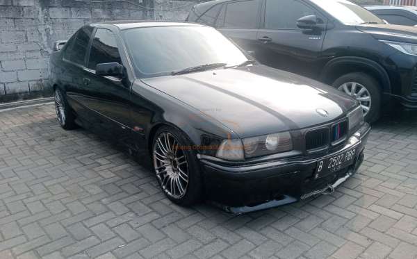 BMW 318i M/T