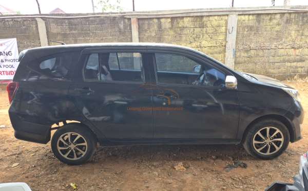 DAIHATSU  SIGRA  1.2 R