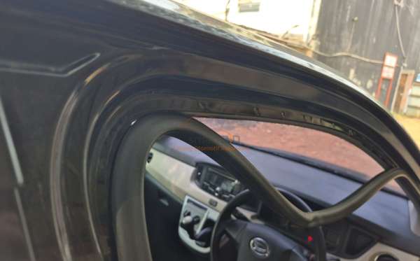 DAIHATSU  SIGRA  1.2 R