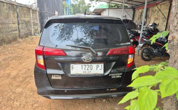 DAIHATSU  SIGRA  1.2 R