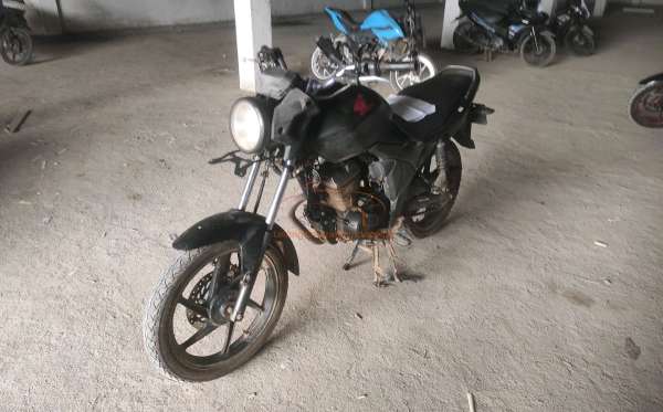 HONDA CB 150 Verza