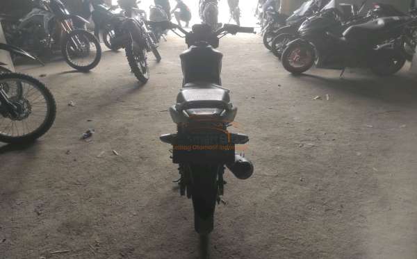 HONDA CB 150 Verza
