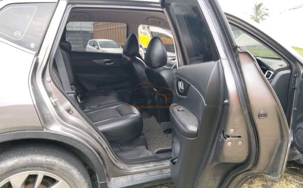 NISSAN X TRAIL 2.5