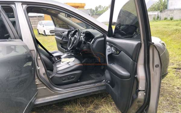 NISSAN X TRAIL 2.5