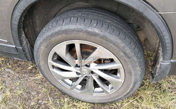 NISSAN X TRAIL 2.5