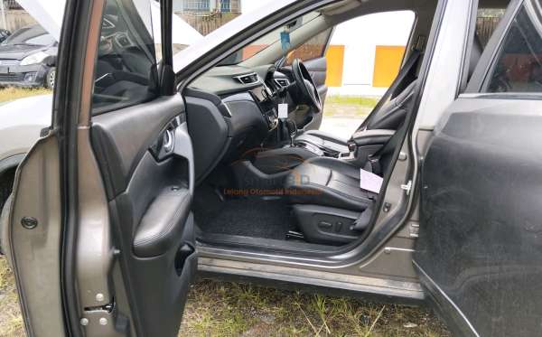 NISSAN X TRAIL 2.5