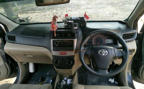 TOYOTA AVANZA 1.5 G