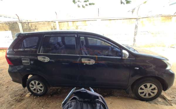 TOYOTA  AVANZA  1.3 E