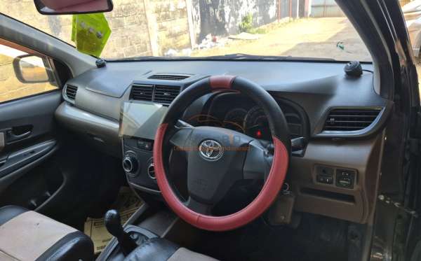 TOYOTA  AVANZA  1.3 E