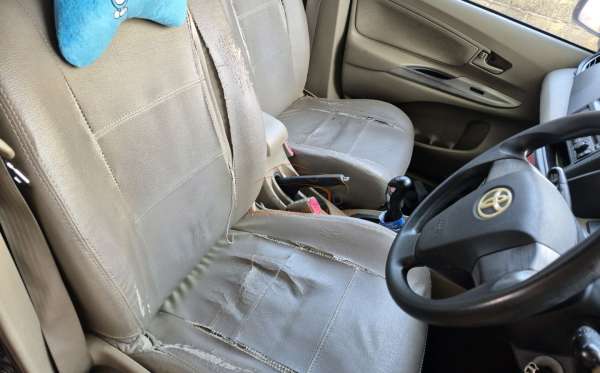 TOYOTA  AVANZA  1.3 G