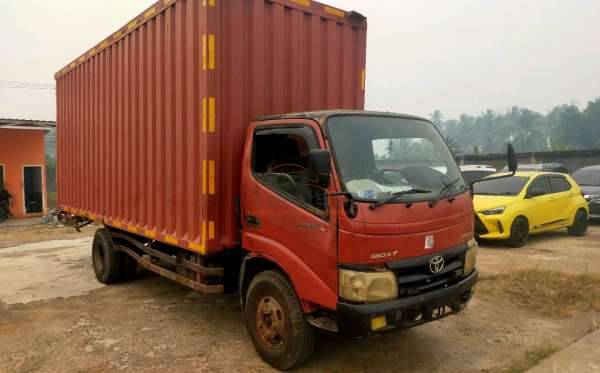 TOYOTA DYNA RINO XT 130 PS 6R BOX