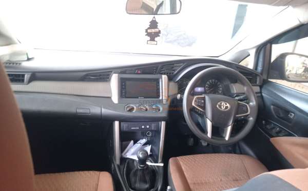 TOYOTA  INNOVA  2.4 G