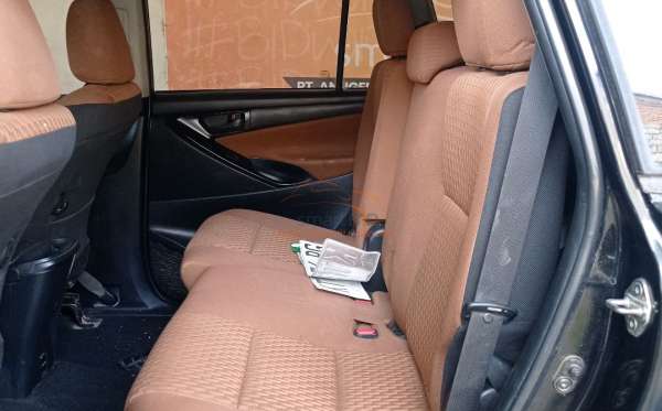 TOYOTA  INNOVA  2.4 G