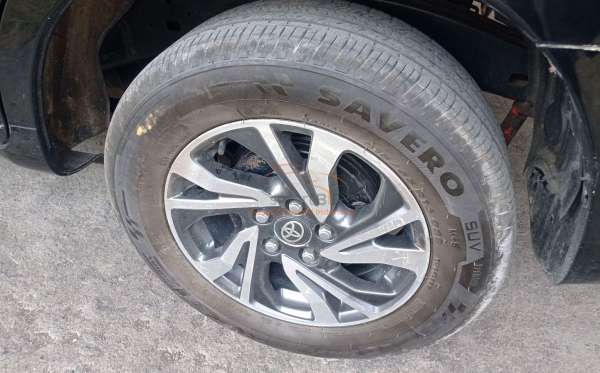 TOYOTA  INNOVA  2.4 G