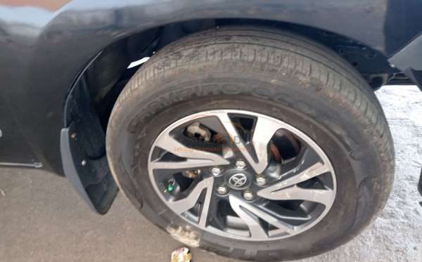 TOYOTA  INNOVA  2.4 G