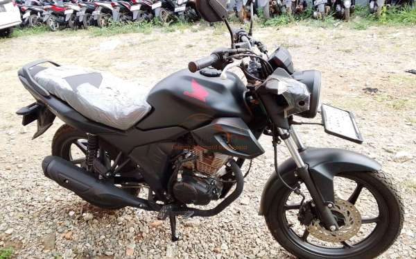 HONDA  CB 150 Verza