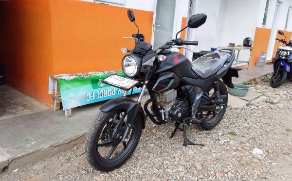 HONDA  CB 150 Verza