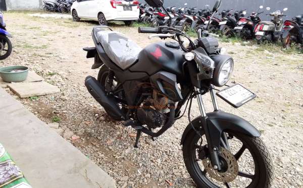 HONDA  CB 150 Verza