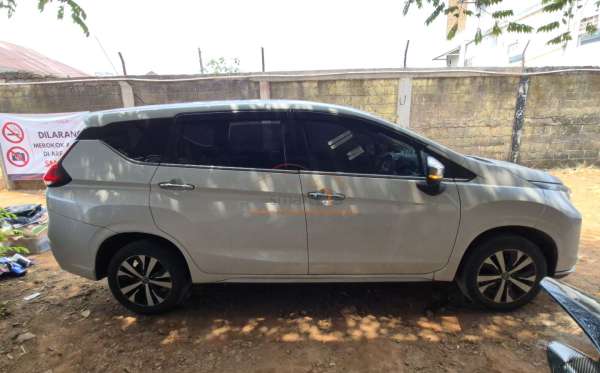 NISSAN LIVINA VL