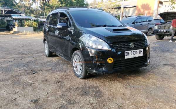 SUZUKI  ERTIGA  SDX