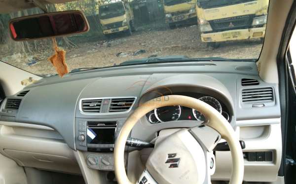 SUZUKI  ERTIGA  SDX