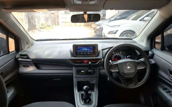 TOYOTA AVANZA E