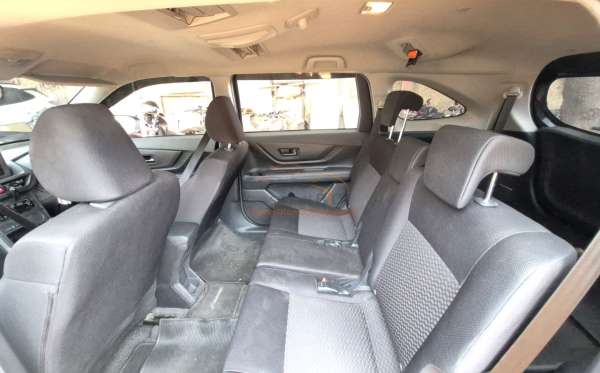 TOYOTA AVANZA E