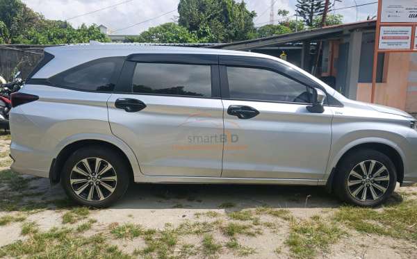 TOYOTA AVANZA