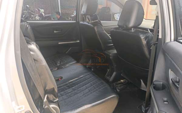 TOYOTA AVANZA