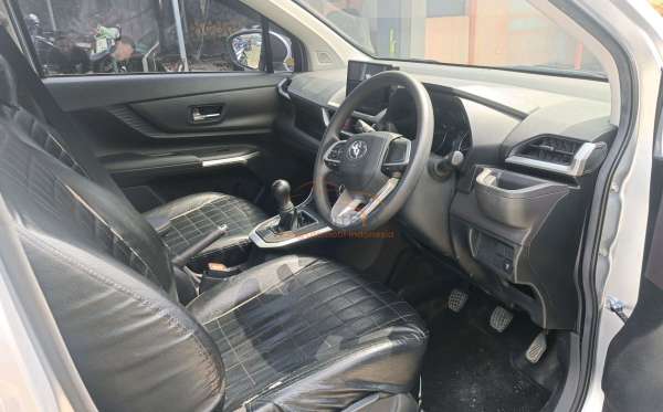TOYOTA AVANZA