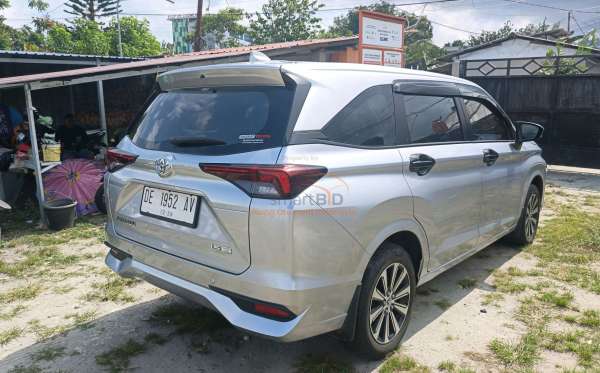 TOYOTA AVANZA