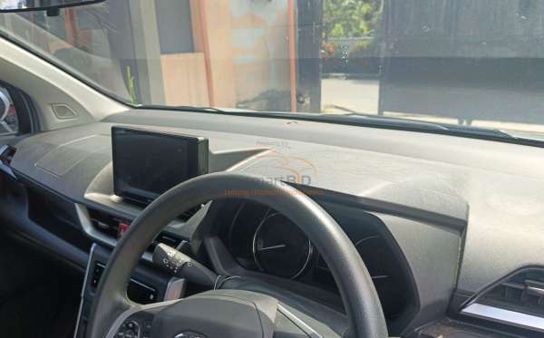 TOYOTA AVANZA