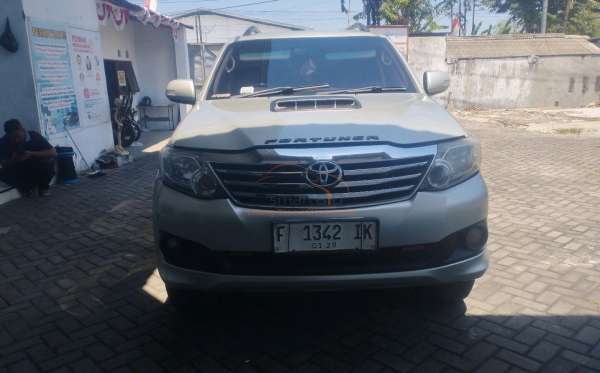 TOYOTA FORTUNER G 2.5