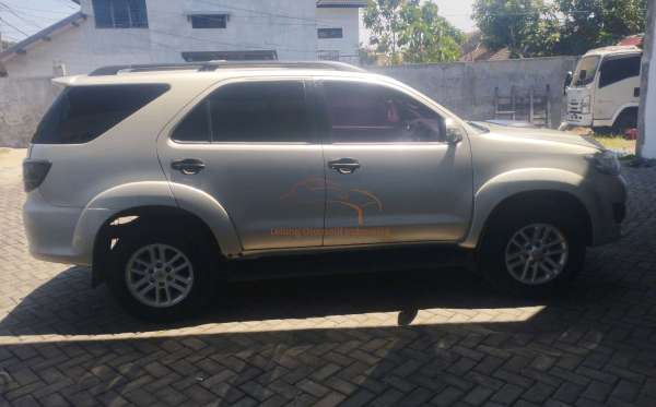 TOYOTA FORTUNER G 2.5