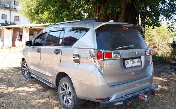 TOYOTA  INNOVA  G