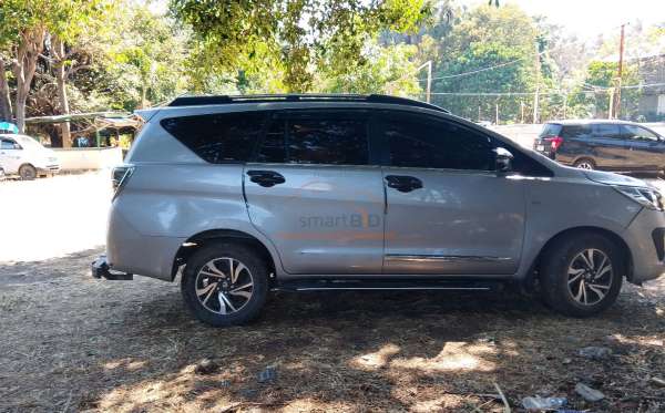TOYOTA  INNOVA  G