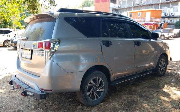TOYOTA  INNOVA  G