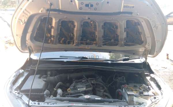 TOYOTA  INNOVA  G