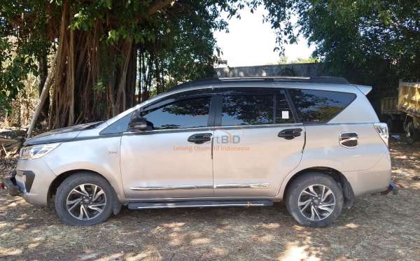 TOYOTA  INNOVA  G