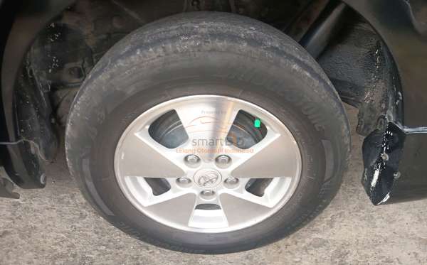 TOYOTA NAV1 V