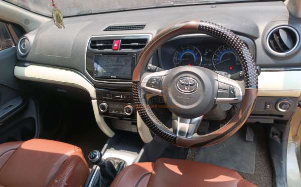 TOYOTA RUSH